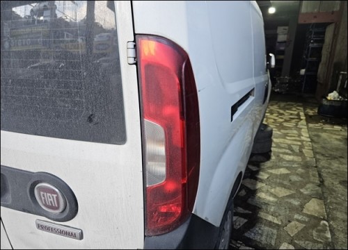 Fiat Doblo 2 çıkma sağ stop camı