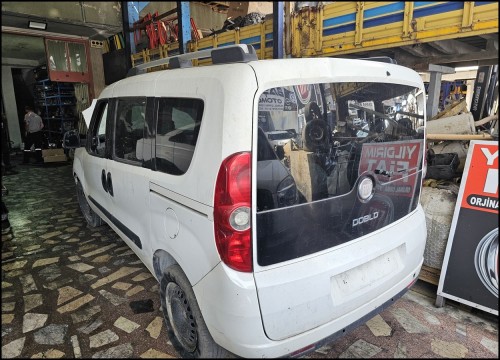 Fiat Doblo Bagaj Kapağı